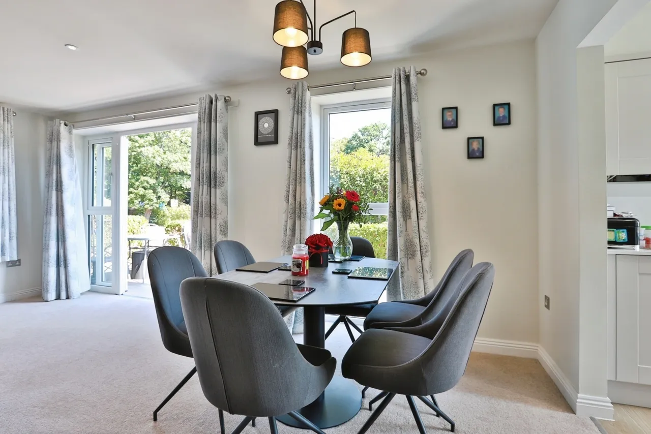 Royal Close, Christchurch, BH23, photo 3