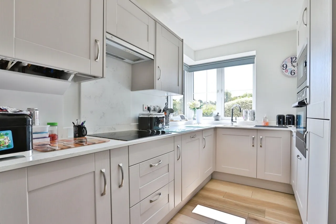 Royal Close, Christchurch, BH23, photo 4