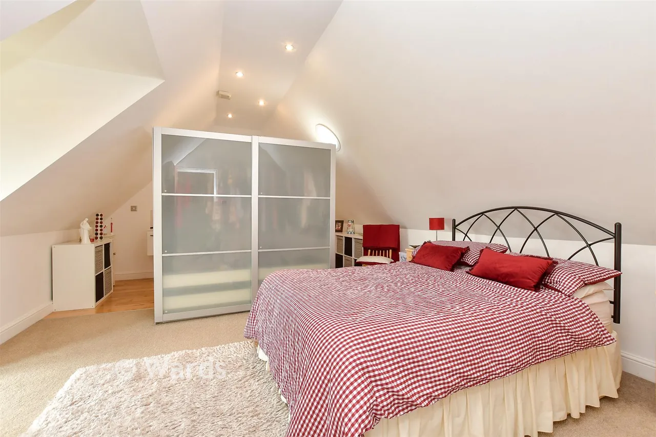 Wrotham Road, Meopham, DA13, photo 10