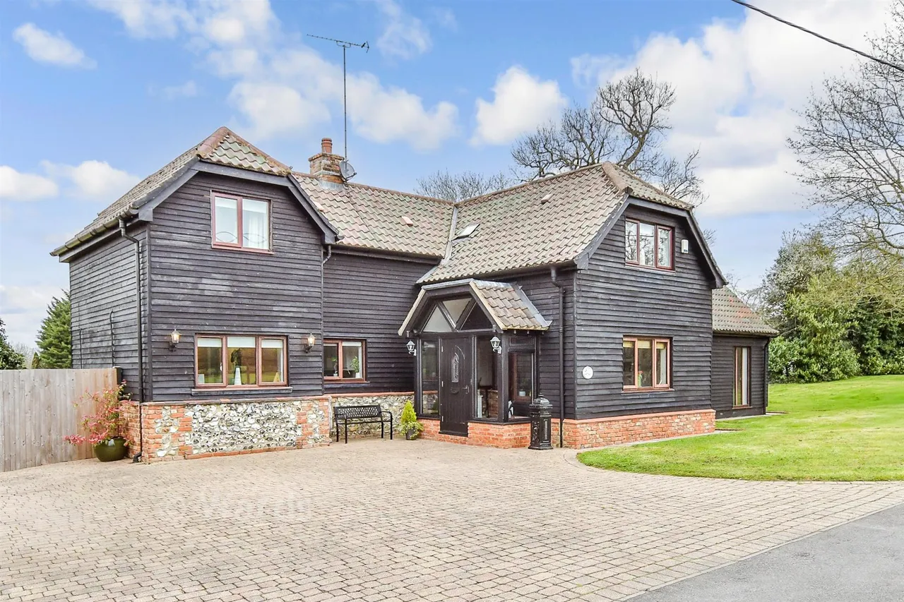 4 bed house for sale, Wrotham Road, Meopham, DA13