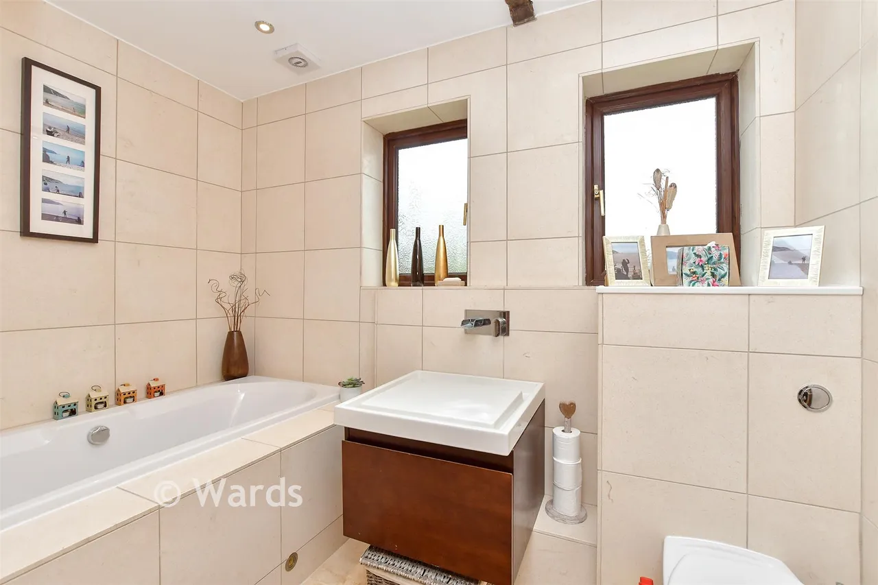 Wrotham Road, Meopham, DA13, photo 14