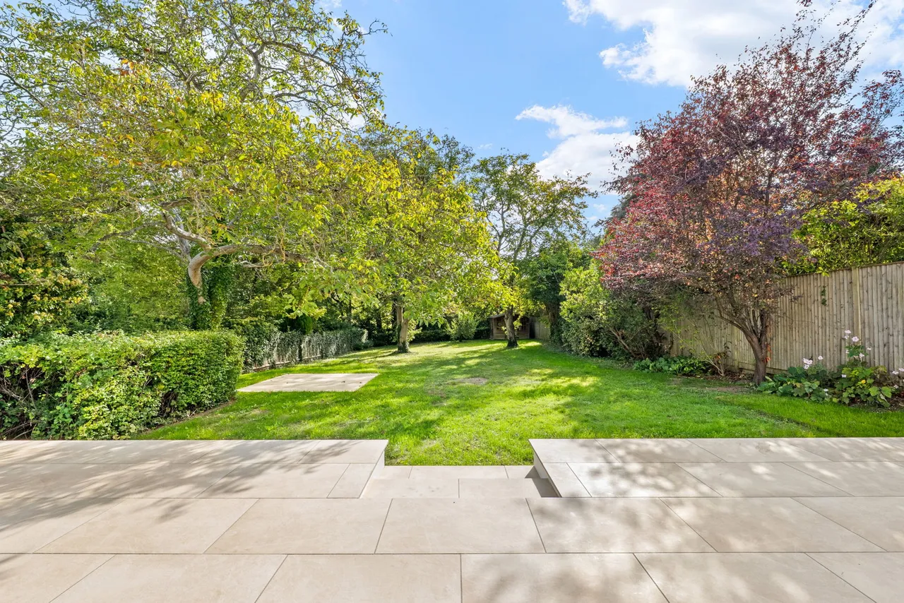 Longdown Lane South, Epsom, KT17, photo 26