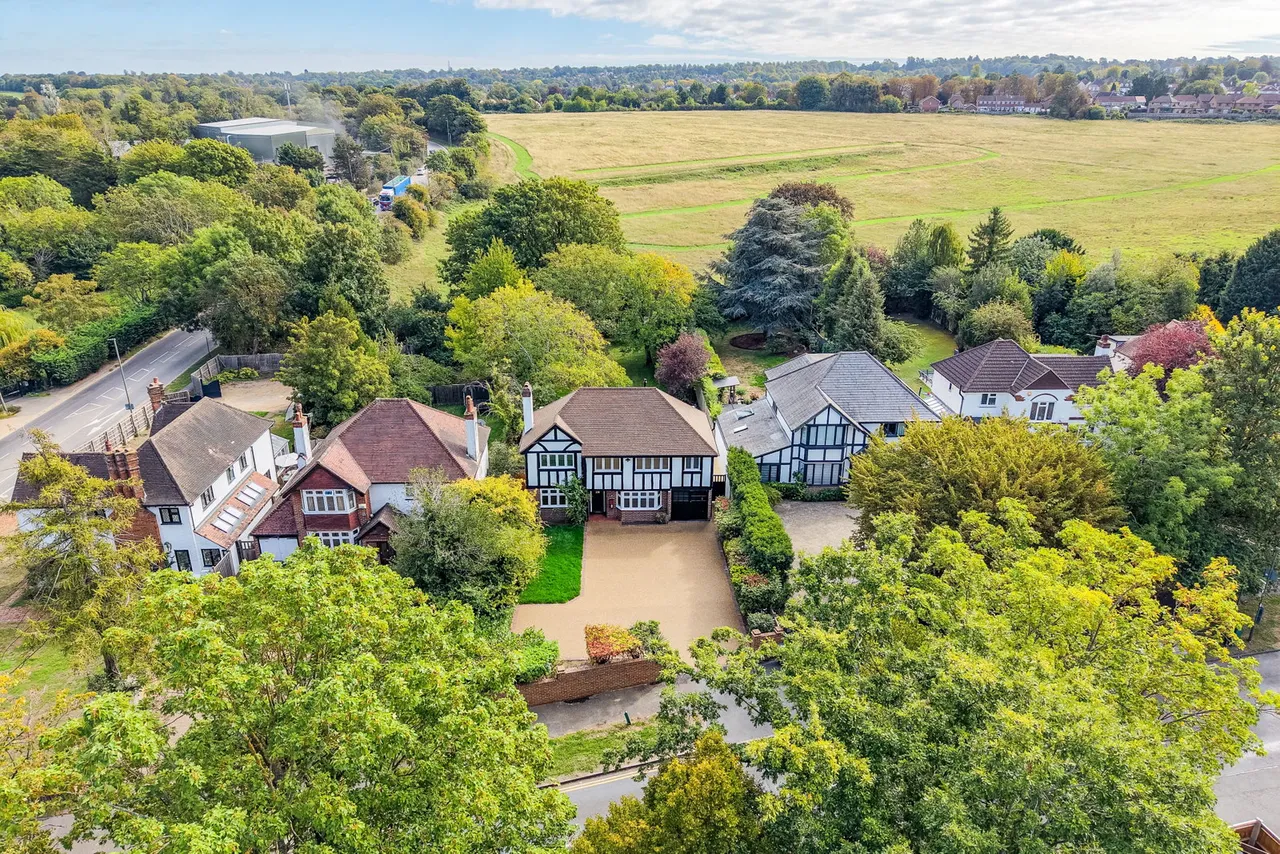 Longdown Lane South, Epsom, KT17, photo 31