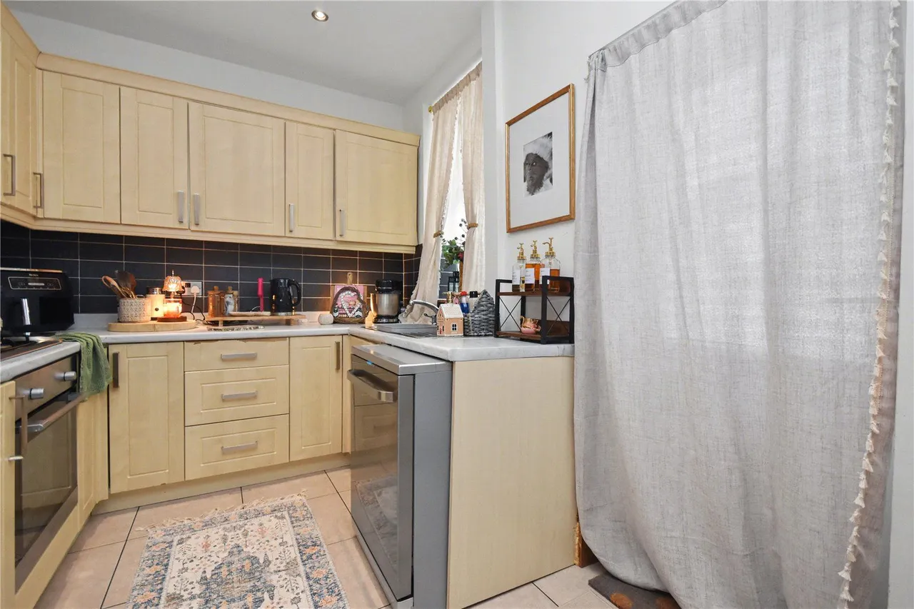The Crescent, Micklefield, LS25, photo 13