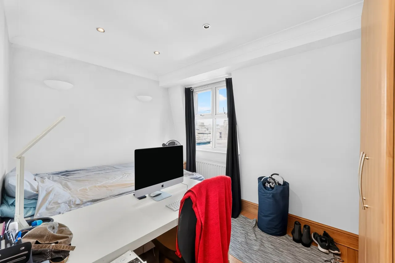 Tooting Bec Road, London, SW17, photo 6