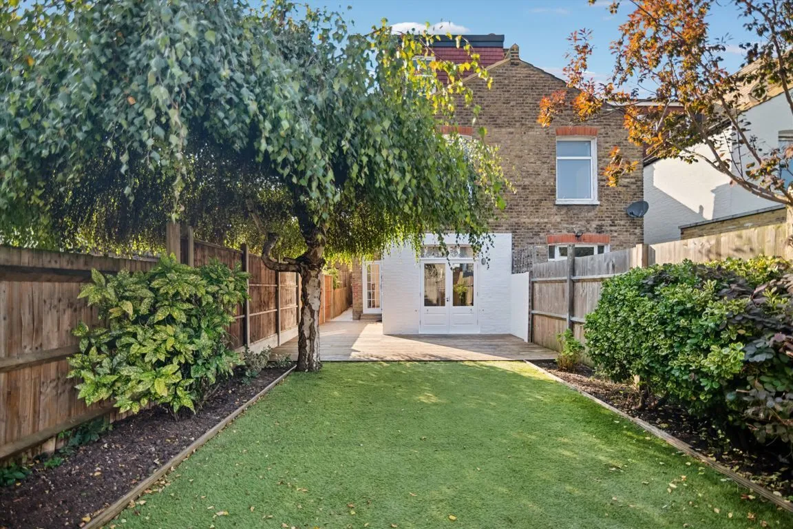 Clonmore Street, SW18, photo 10