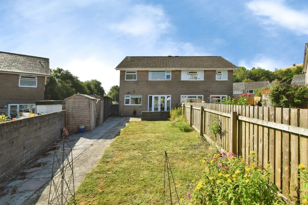 Oliver Jones Crescent, Tredegar, NP22, photo 12