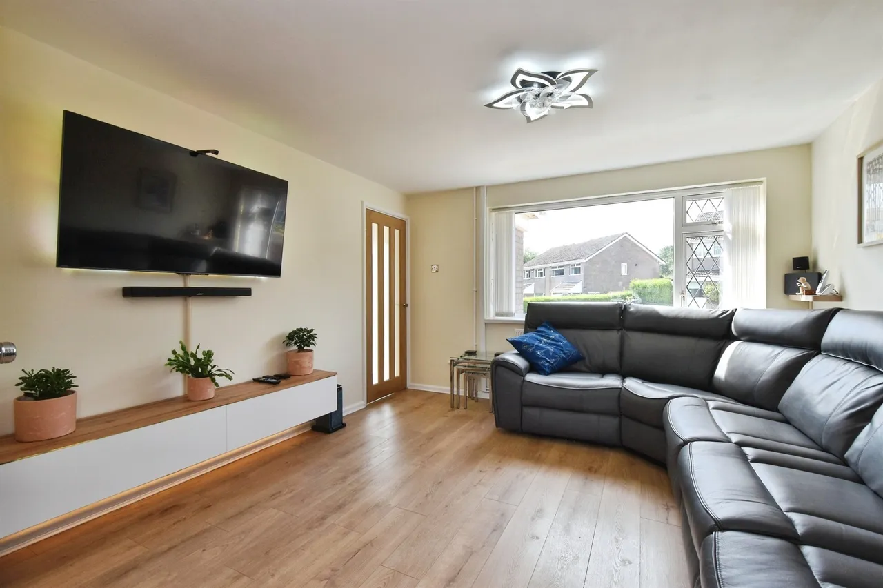 Oliver Jones Crescent, Tredegar, NP22, photo 6
