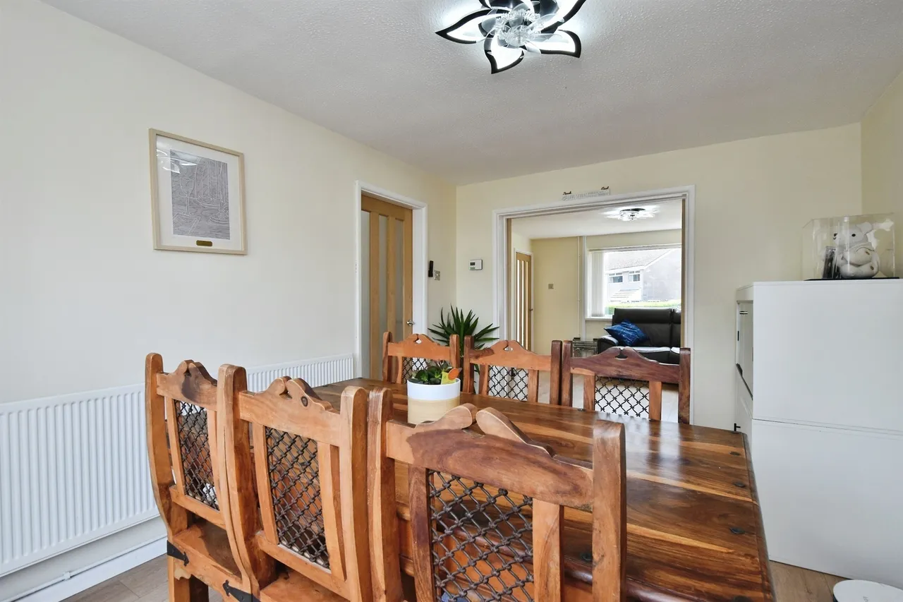 Oliver Jones Crescent, Tredegar, NP22, photo 3