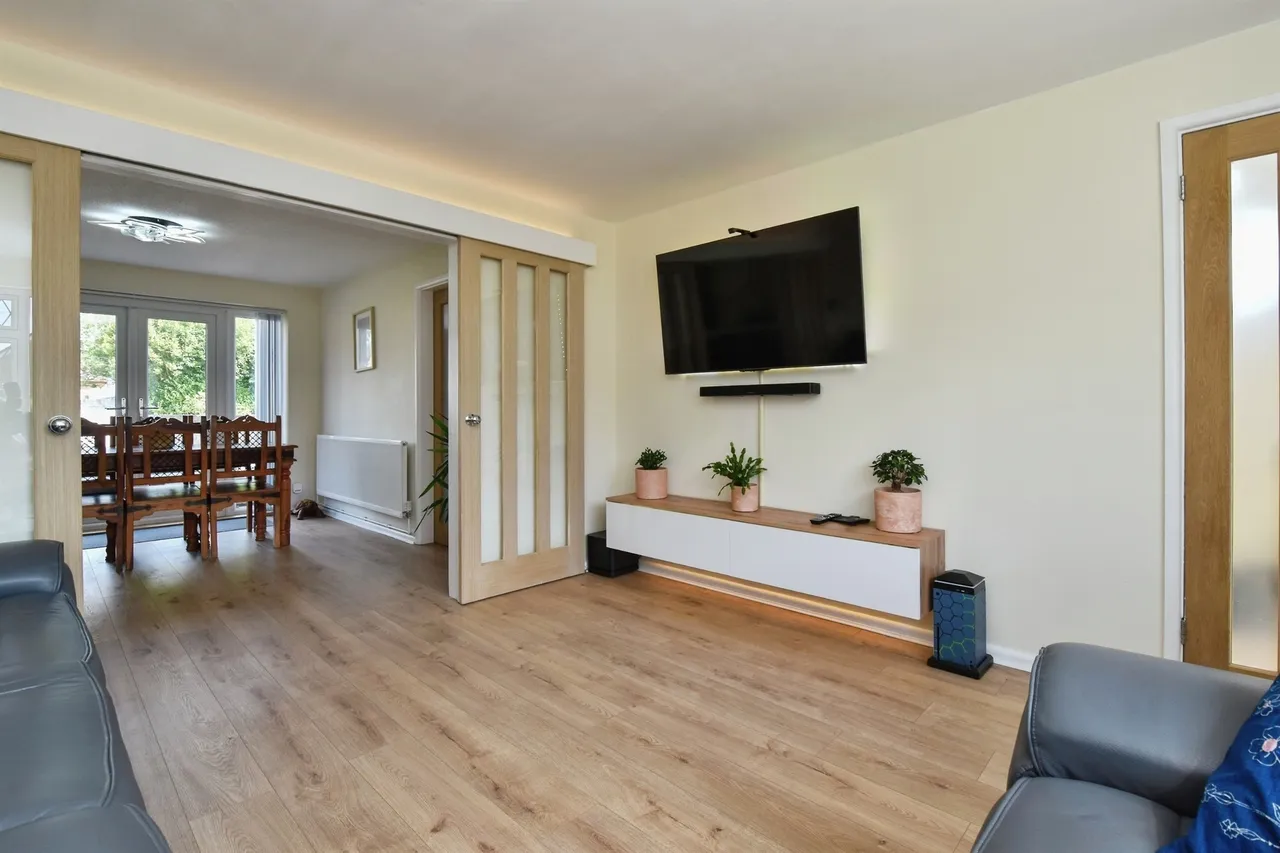Oliver Jones Crescent, Tredegar, NP22, photo 17