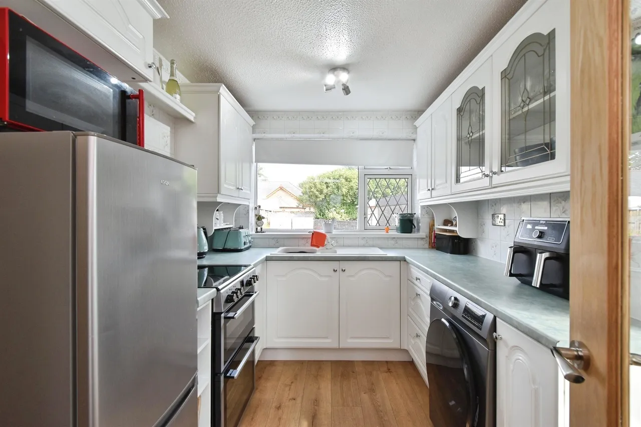 Oliver Jones Crescent, Tredegar, NP22, photo 5