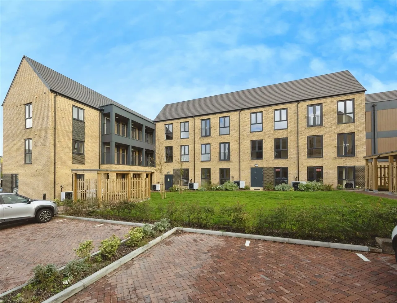 2 bed flat for sale — Arras Close, Folkestone, CT19