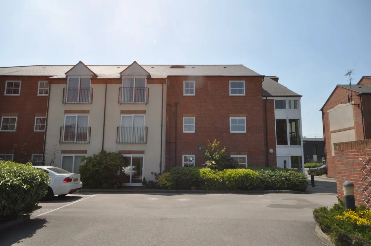 2 bed flat to rent, Finings Court, Burton-on-Trent, DE14