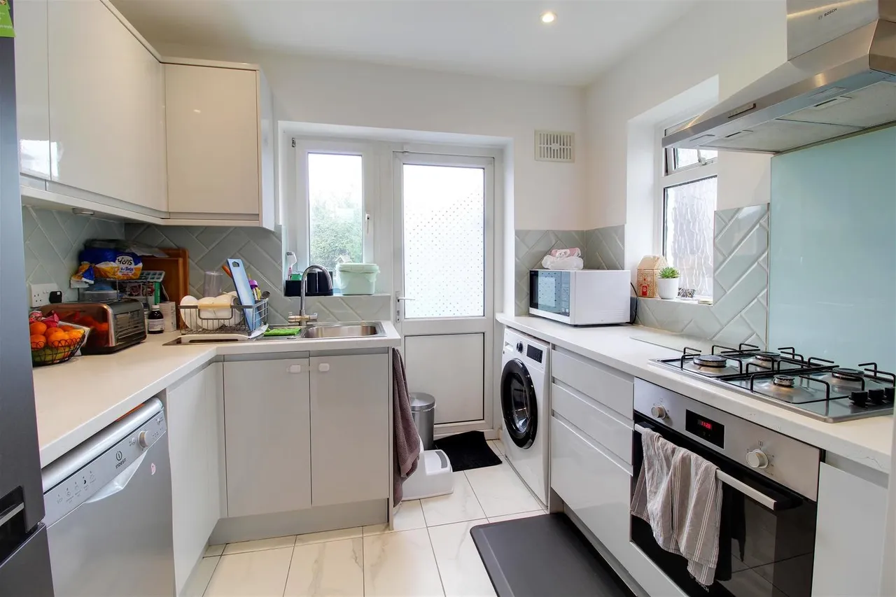 Tempest Avenue, Potters Bar EN6 5JZ, photo 6