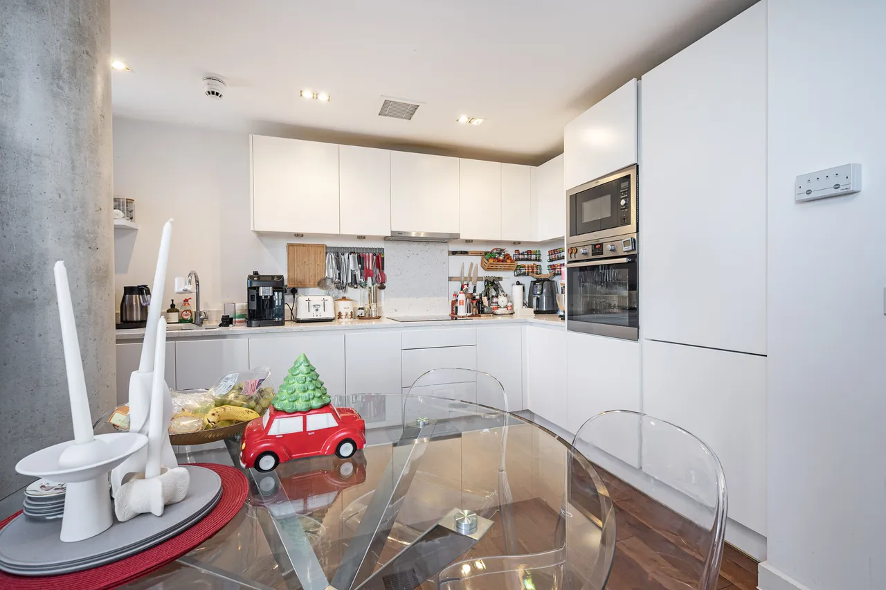 1504 Grand Regent Tower, 2 Cadmium Square, London, photo 3