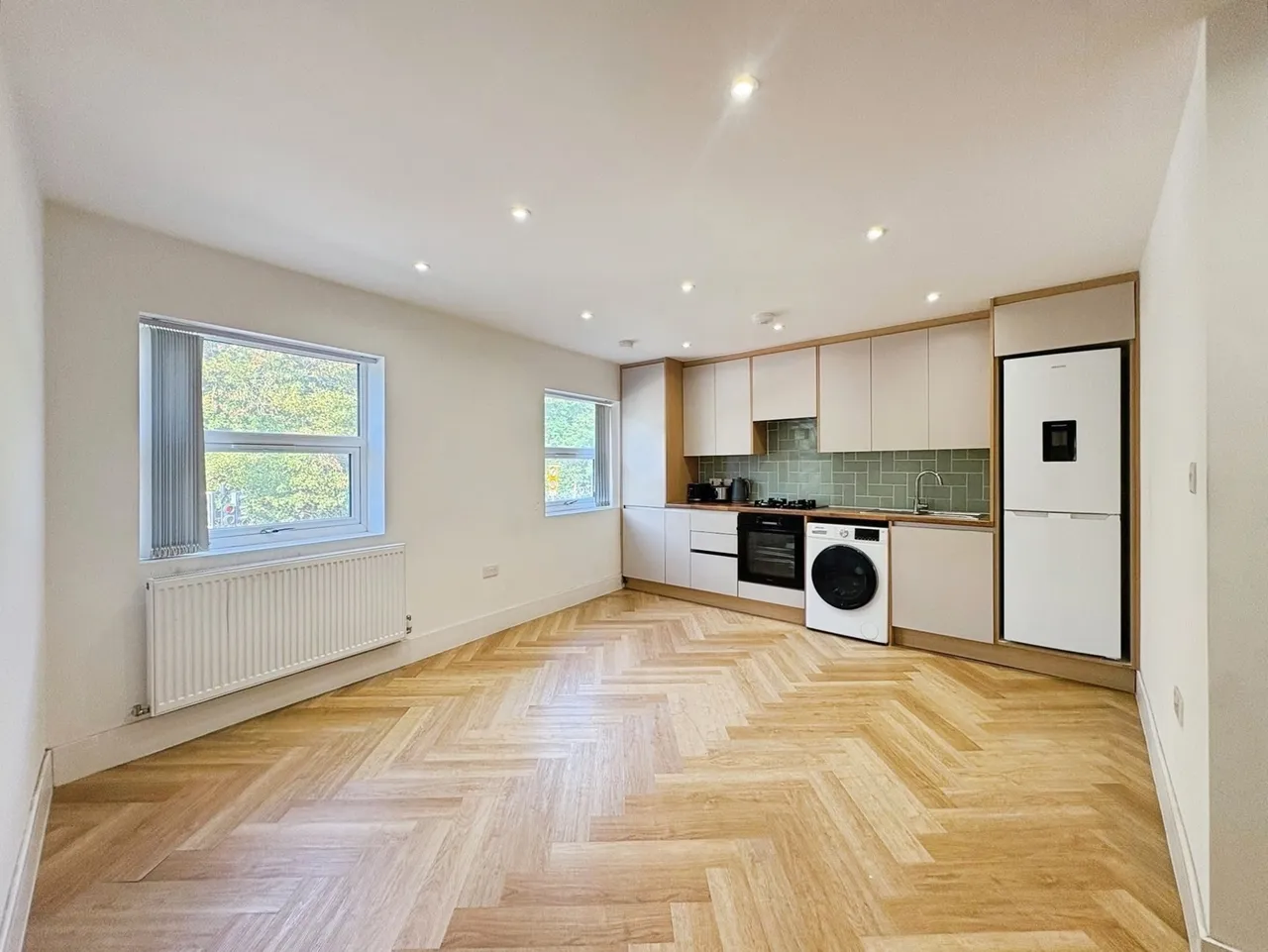 London Road, Camberley, GU15, photo 2