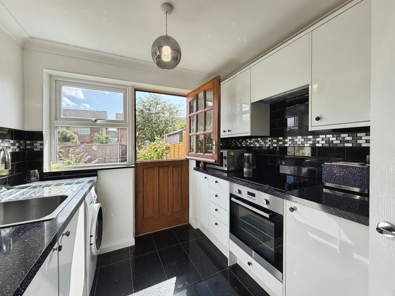 Trevelyan Crescent, Stratford-Upon-Avon, photo 11