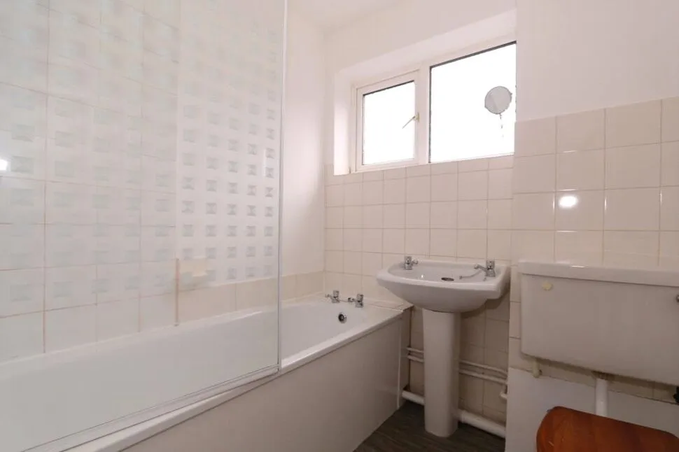 Briardene, Denton, Greater Manchester, M34, photo 7