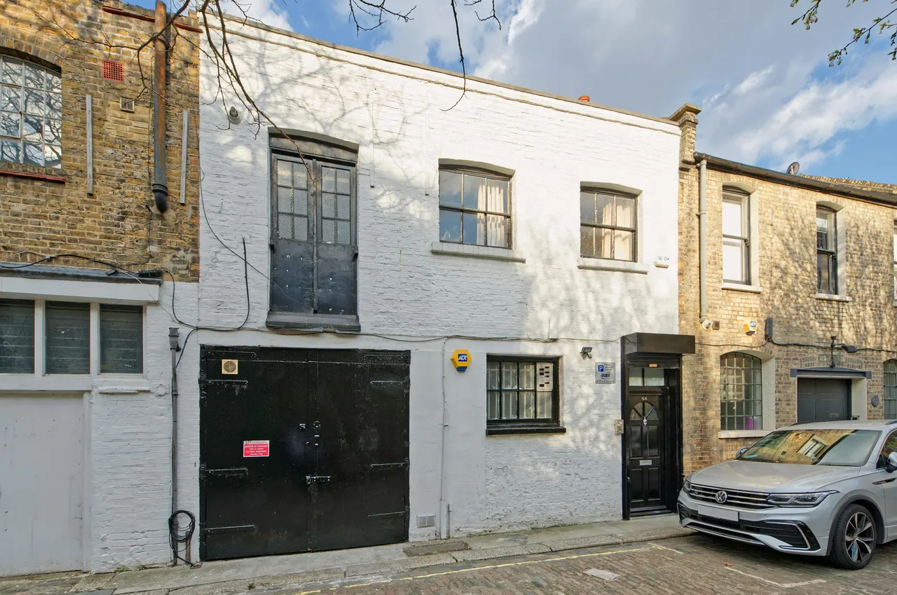 commercial property to rent — Rochester Place, London, NW1