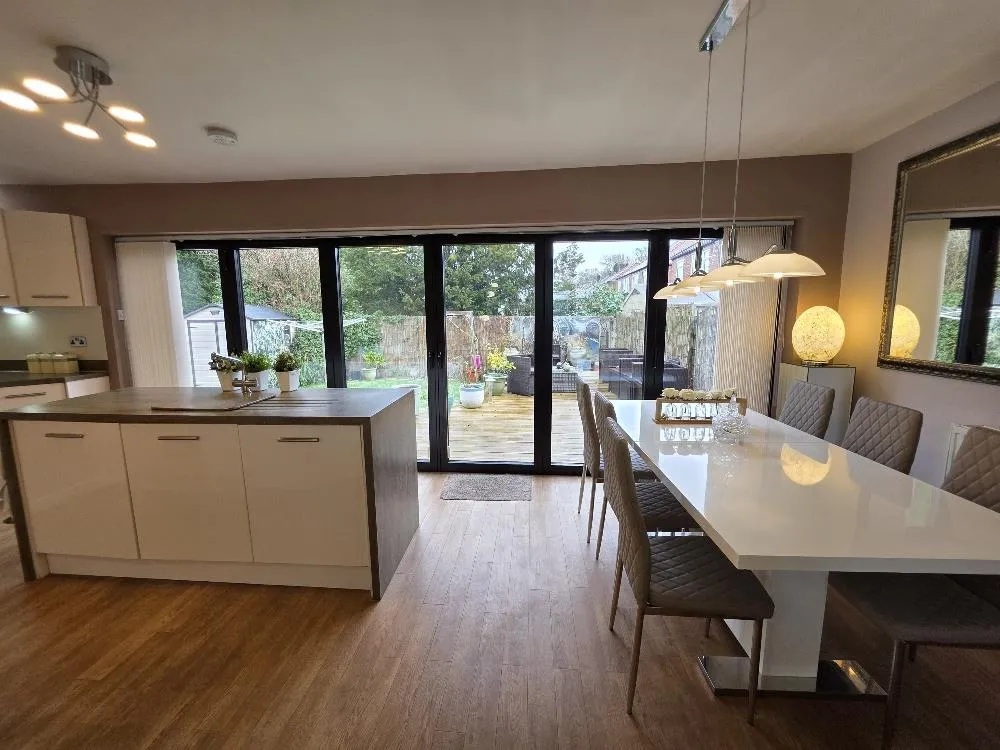 Wilmslow Road, Heald Green, photo 4