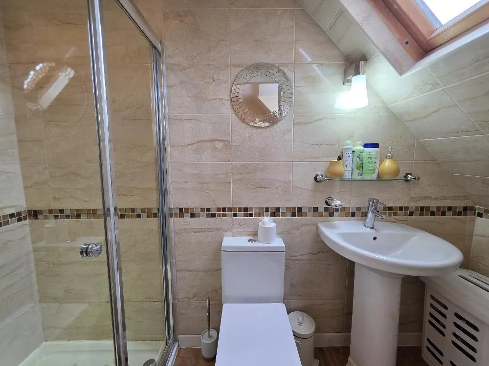 Wilmslow Road, Heald Green, photo 11