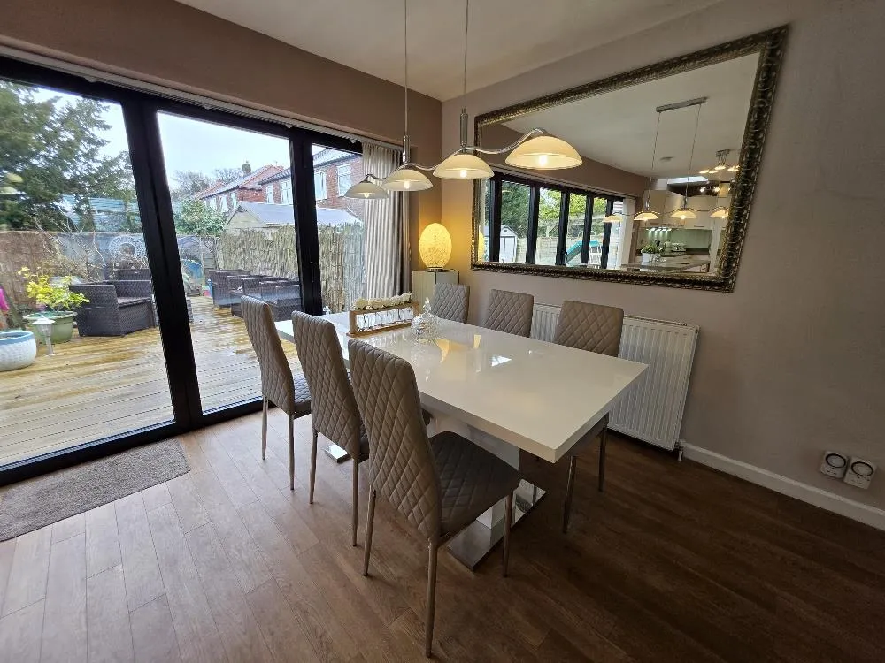 Wilmslow Road, Heald Green, photo 20