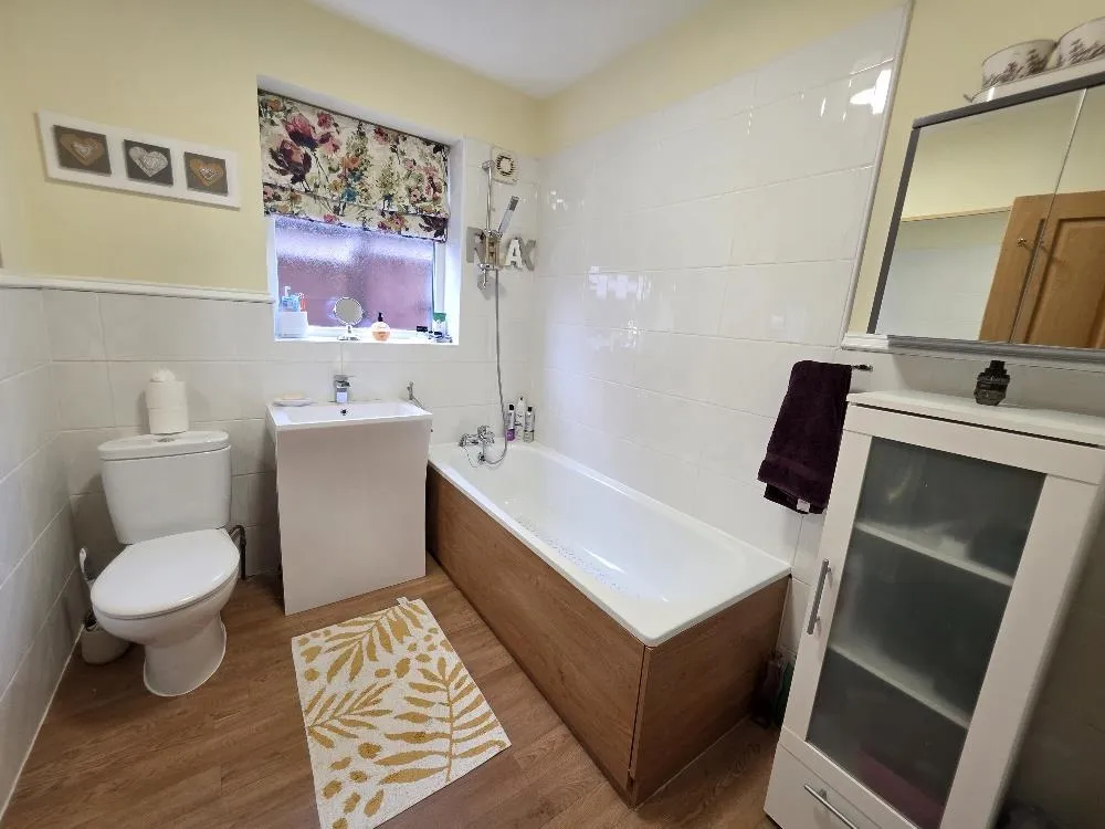 Wilmslow Road, Heald Green, photo 6