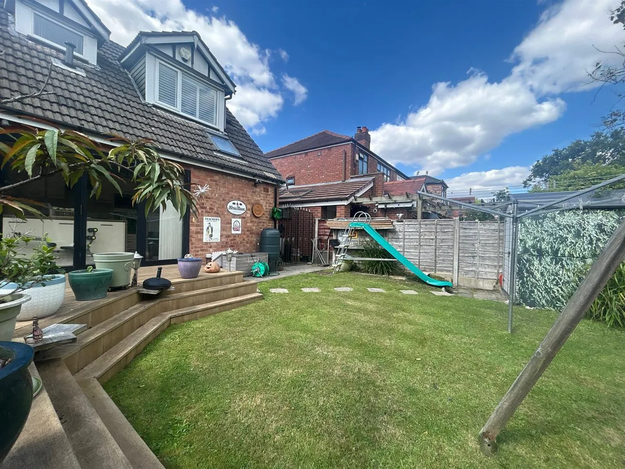 Wilmslow Road, Heald Green, photo 10