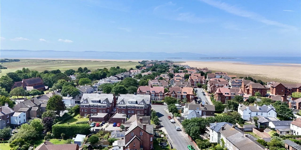 Queens Road, Hoylake, CH47, photo 22