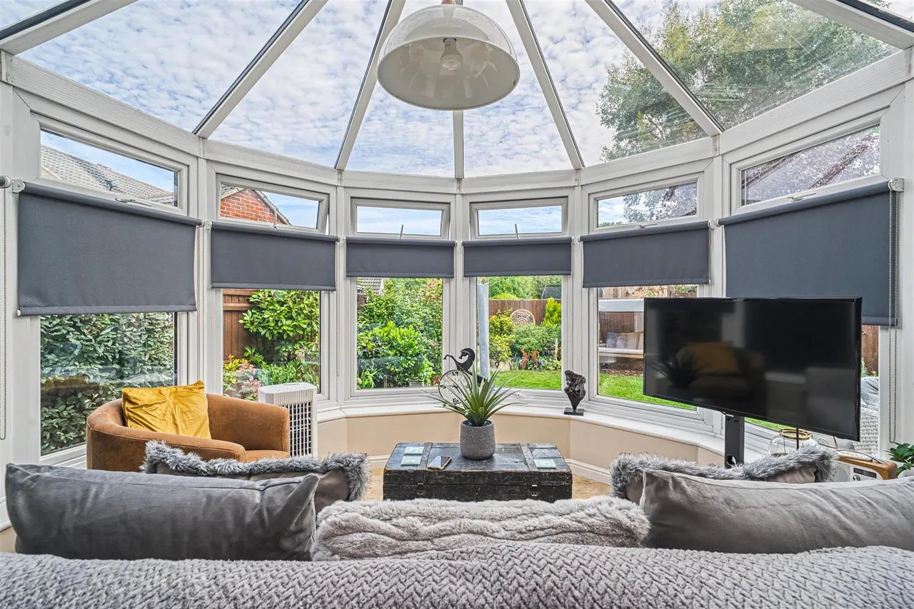 Camelot Way, Gillingham, photo 8