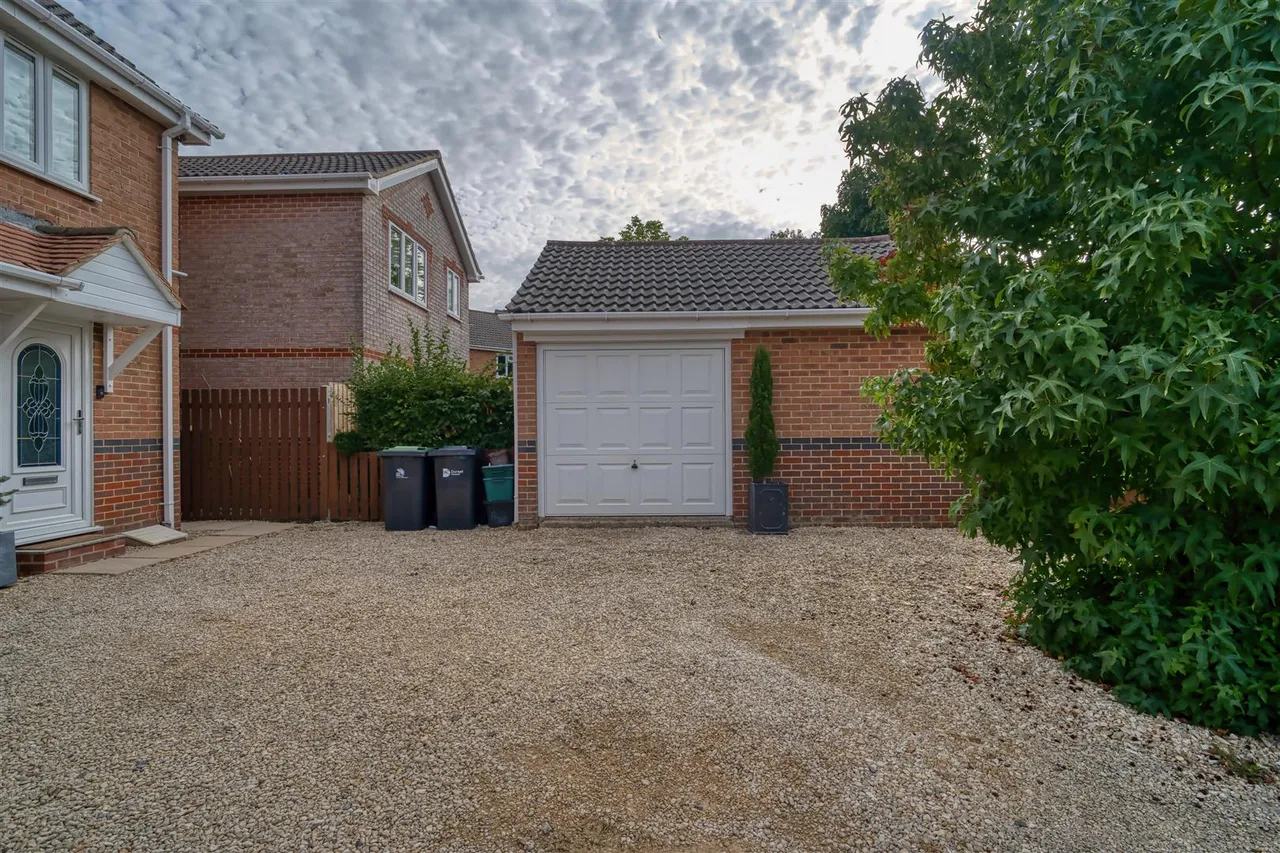 Camelot Way, Gillingham, photo 10