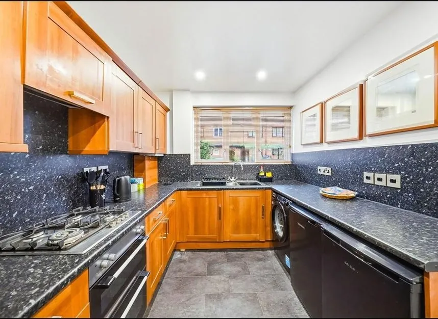 Solon New Road Estate, Clapham, SW4, photo 3