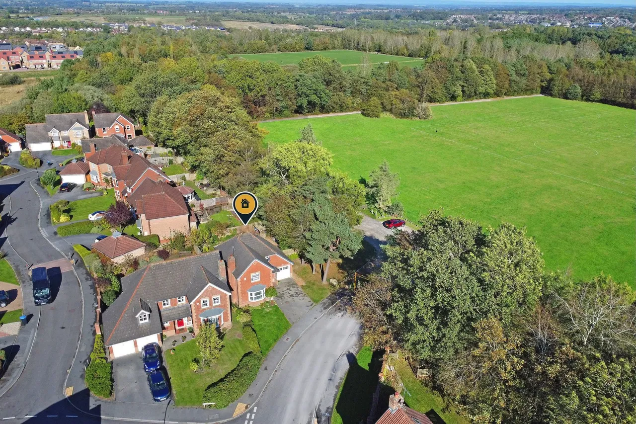 4 bed house for sale, Youngs Drive, Harrogate, HG3
