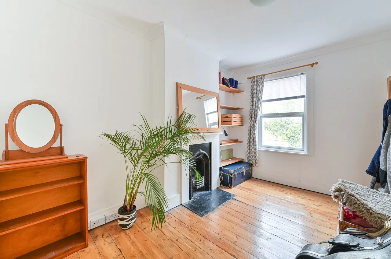 80 Roydene Road, London, photo 5