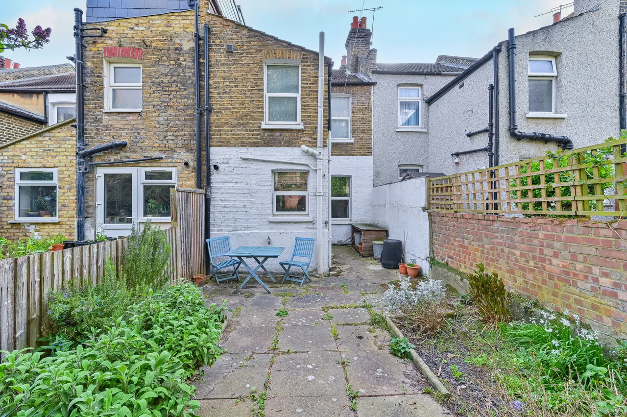 80 Roydene Road, London, photo 8