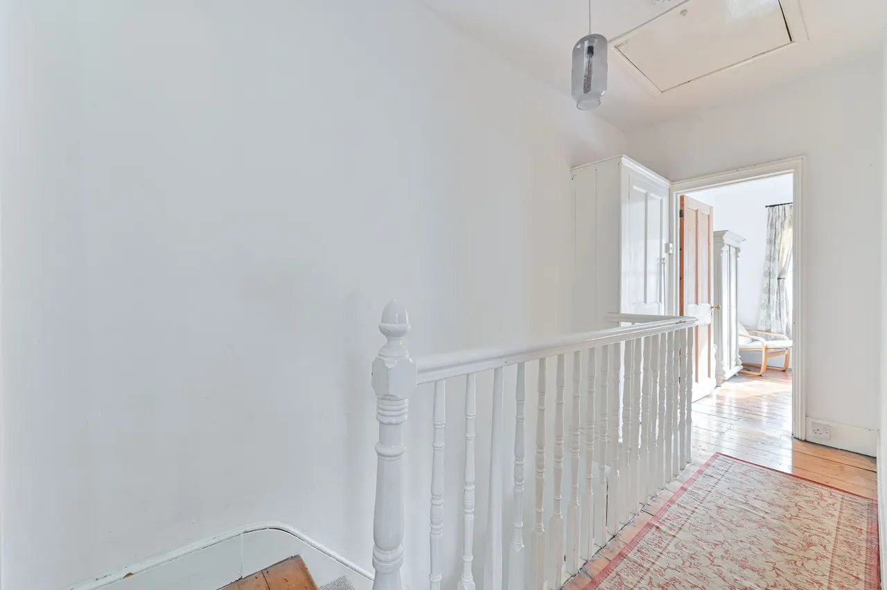 80 Roydene Road, London, photo 7