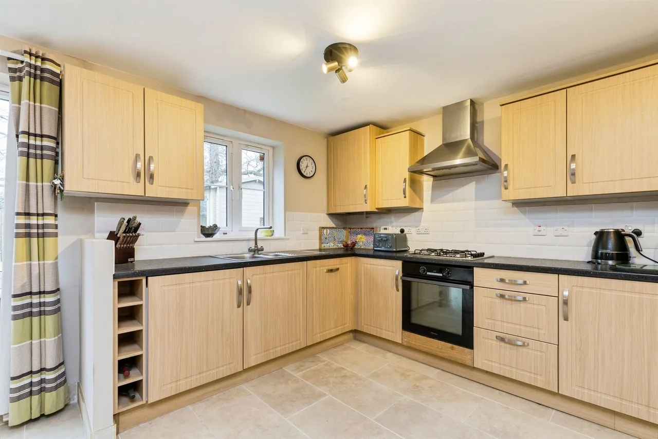 Rascals Close, Southwater, Horsham, photo 5