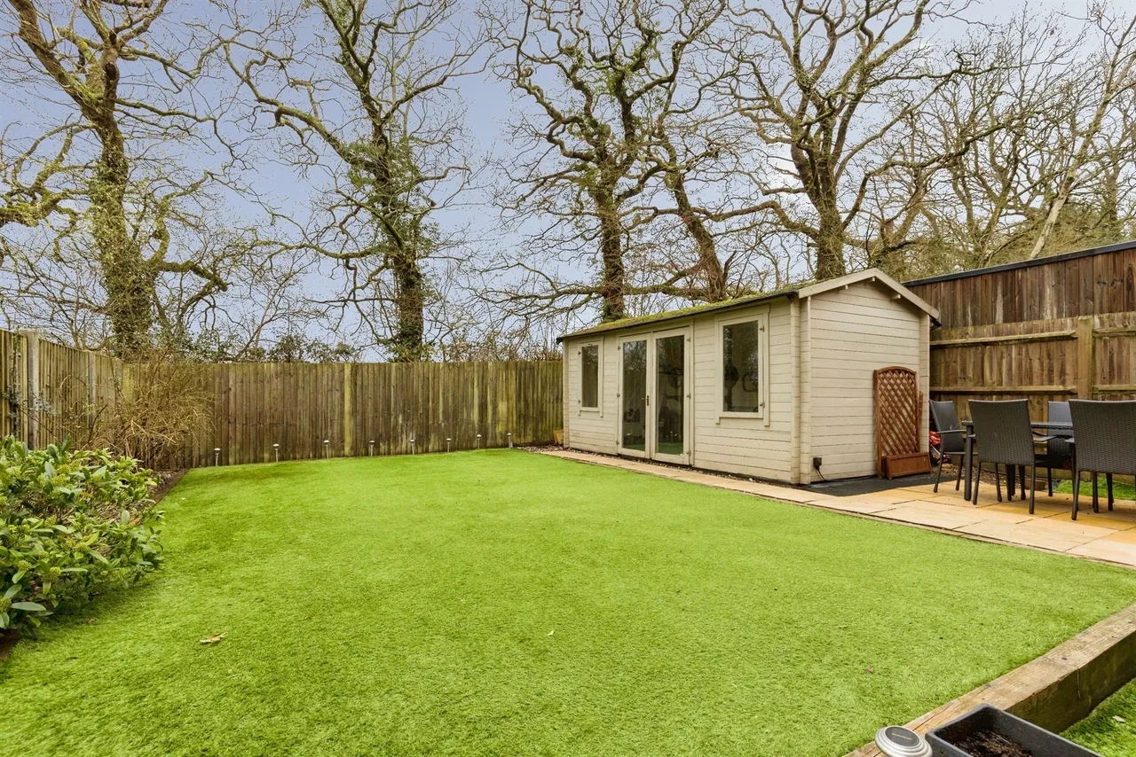 Rascals Close, Southwater, Horsham, photo 2