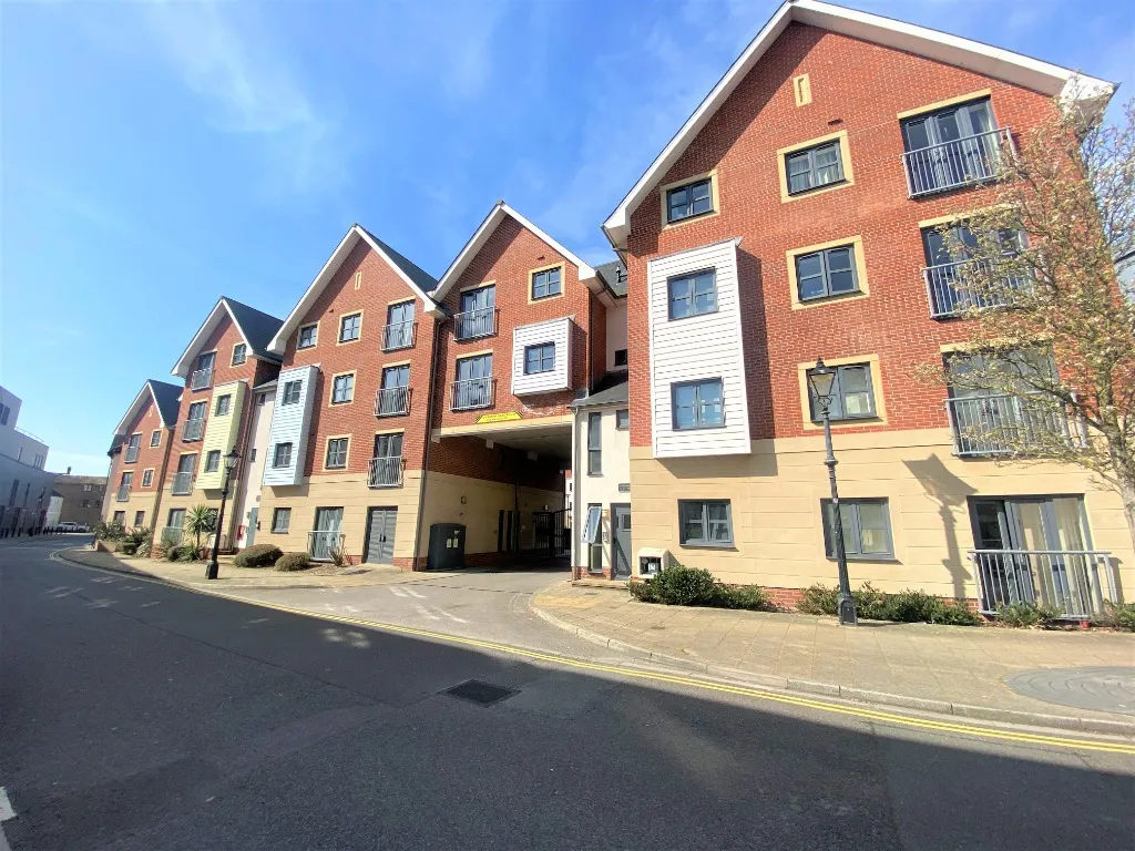 2 bed flat for sale — St James Street, Southsea, Portsmouth, PO1