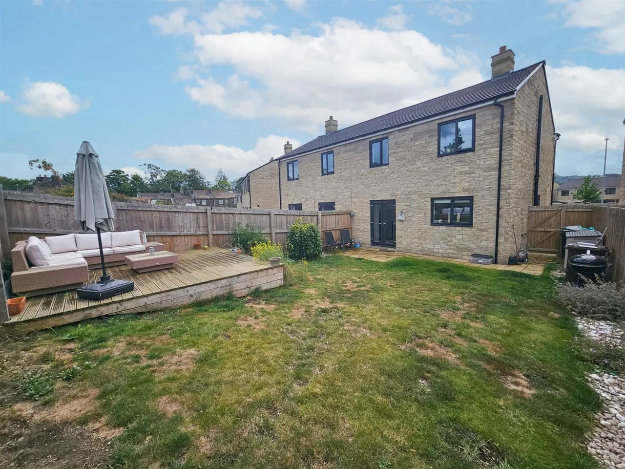 Mill Gardens, Silsden, Keighley, BD20 0GB, photo 2