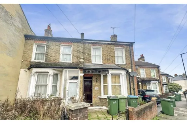 2 bed house for sale — Swingate Lane, London
