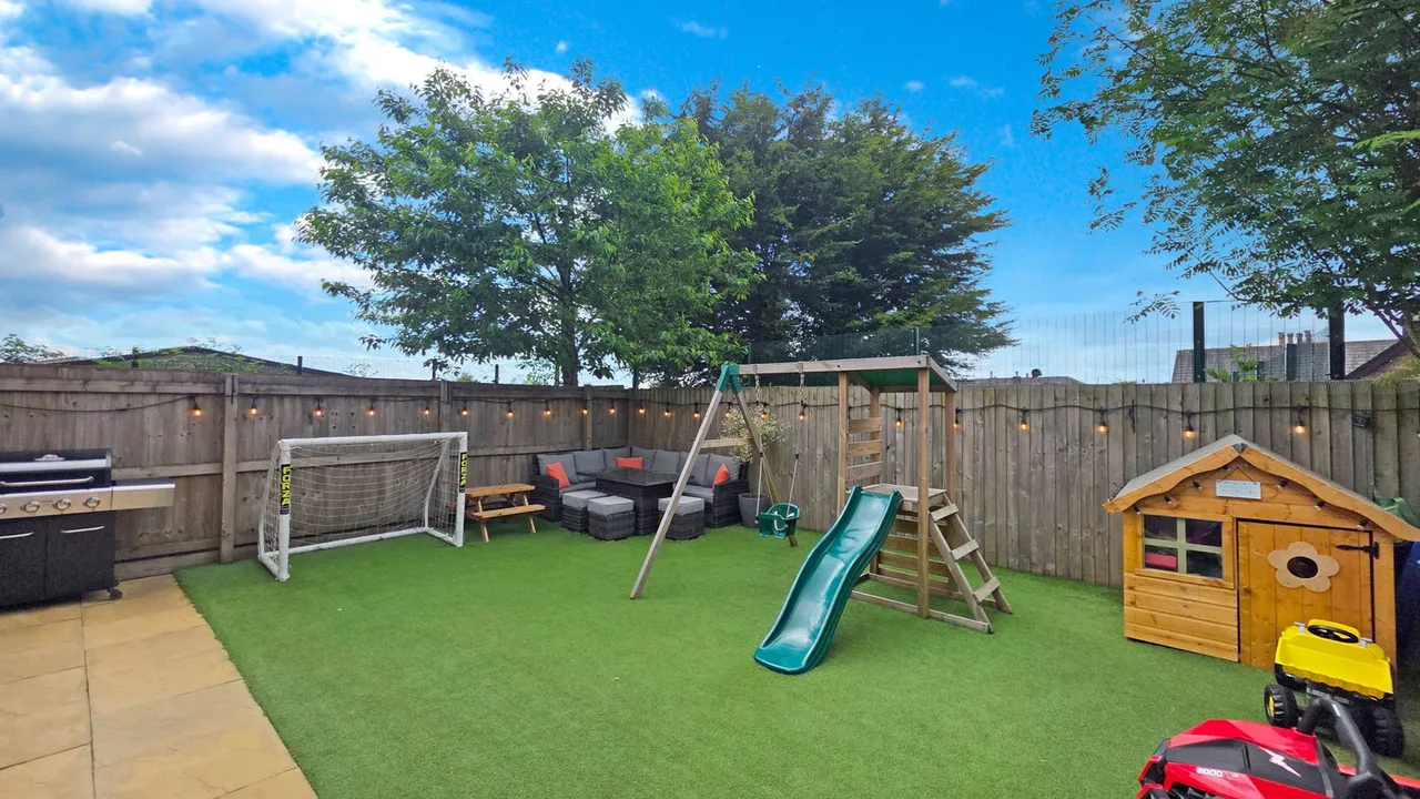 Juniper Gardens, Boothstown, M28, photo 6