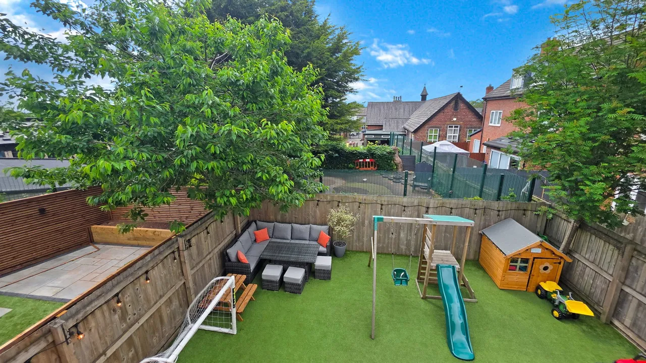 Juniper Gardens, Boothstown, M28, photo 27