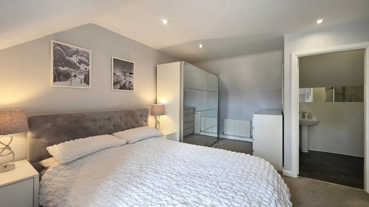 Juniper Gardens, Boothstown, M28, photo 19