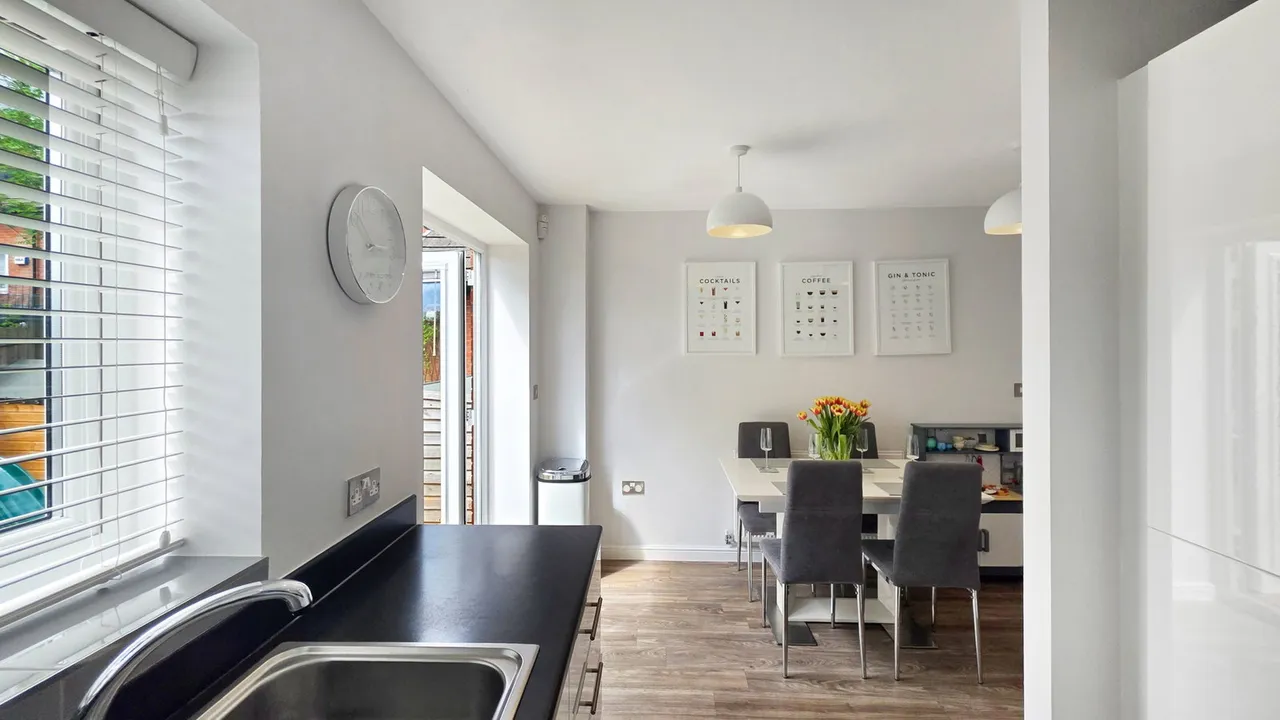 Juniper Gardens, Boothstown, M28, photo 9