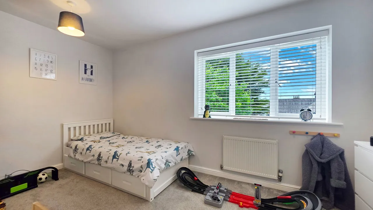 Juniper Gardens, Boothstown, M28, photo 22