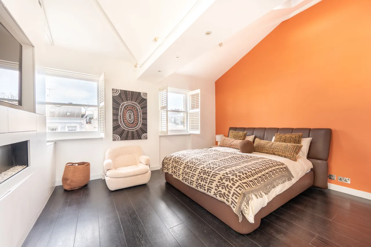 First To Third Floor, 121 Clarendon Road, London, photo 3