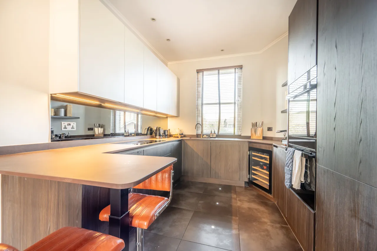 First To Third Floor, 121 Clarendon Road, London, photo 8