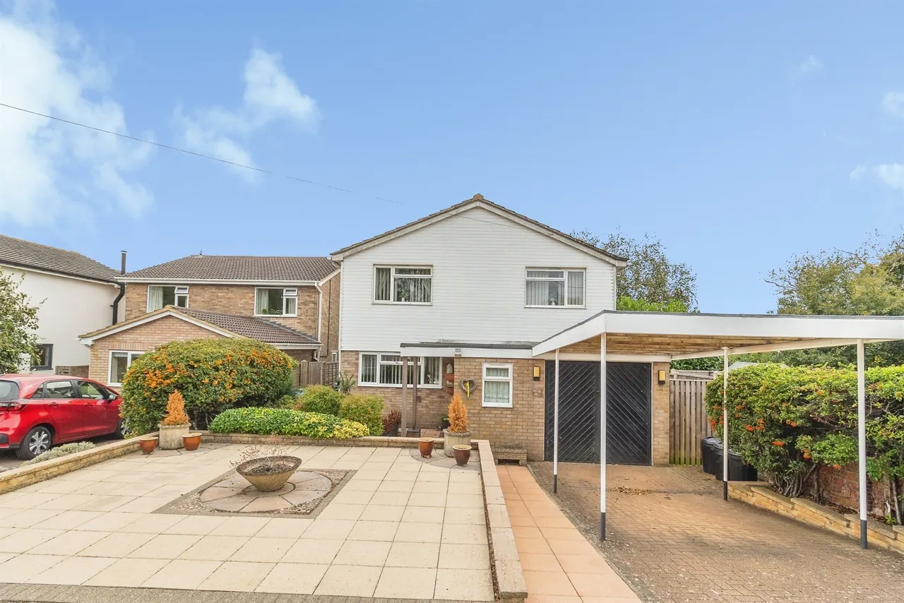 4 bed house for sale, High Street North, Stewkley, LU7