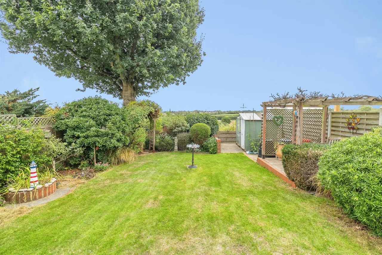 High Street North, Stewkley, LU7, photo 20